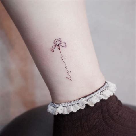 mujer mini tatuajes|Tatuajes pequeños de mujer – 106 diseños,。